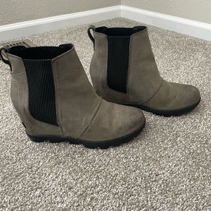 Sorel grey wedge booties